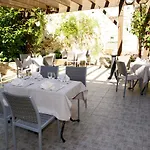 Le Chene Pendragon Hotel 3*