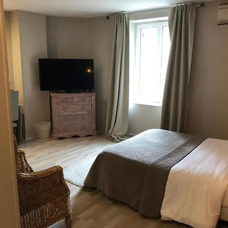 Hotel Le Chene Pendragon Saint-Léger-en-Yvelines