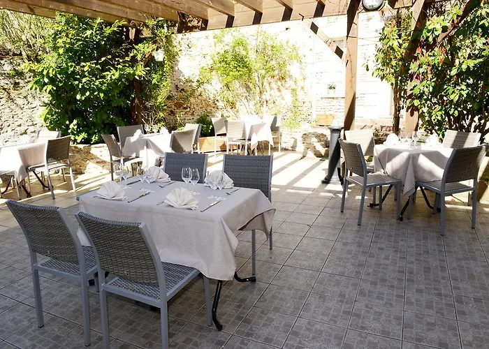 Le Chene Pendragon Hotel 3*