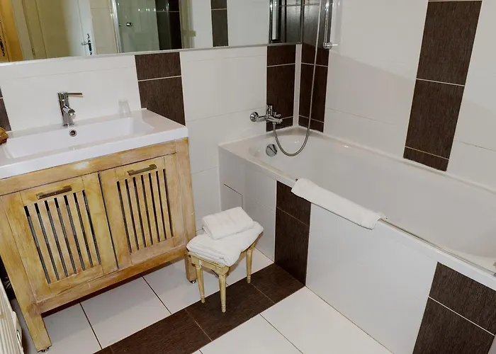 Le Chene Pendragon Hotel Saint-Léger-en-Yvelines