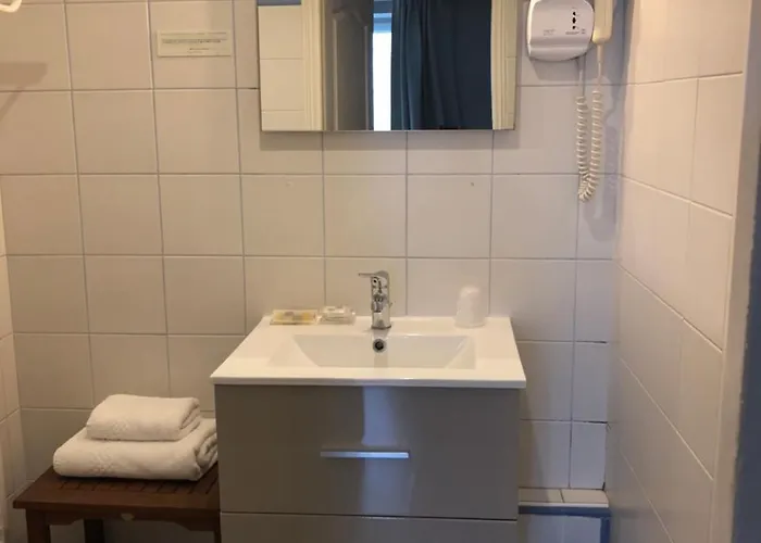 Le Chene Pendragon Hotel Saint-Léger-en-Yvelines