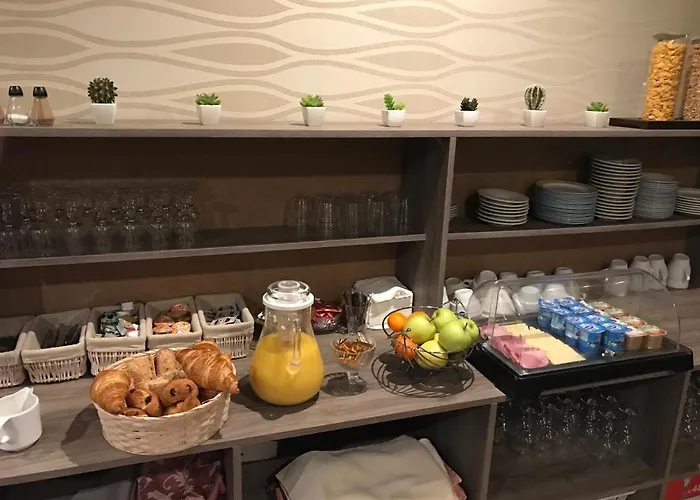 Hotel Le Chene Pendragon Saint-Léger-en-Yvelines