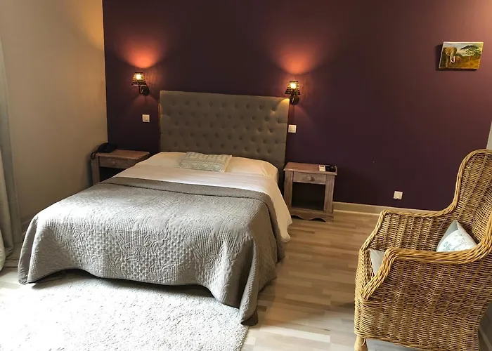 Le Chene Pendragon Hotel 3*